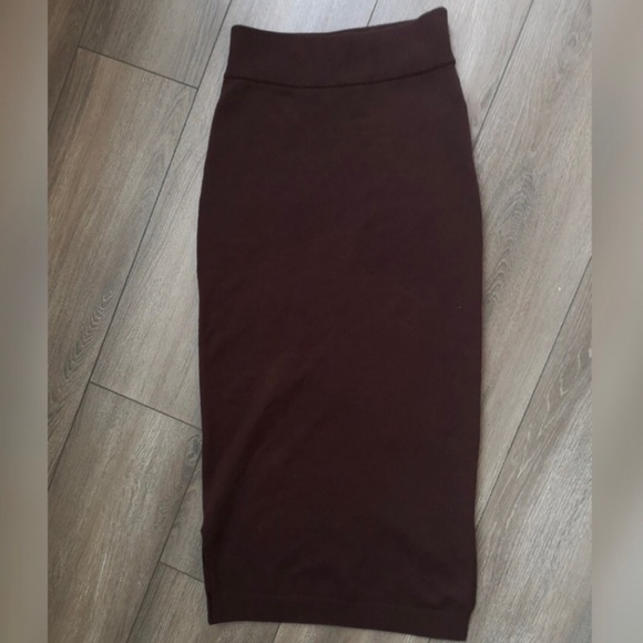 NWOT Aritzia Wilfred wool pencil skirt - small - Picture 2 of 6